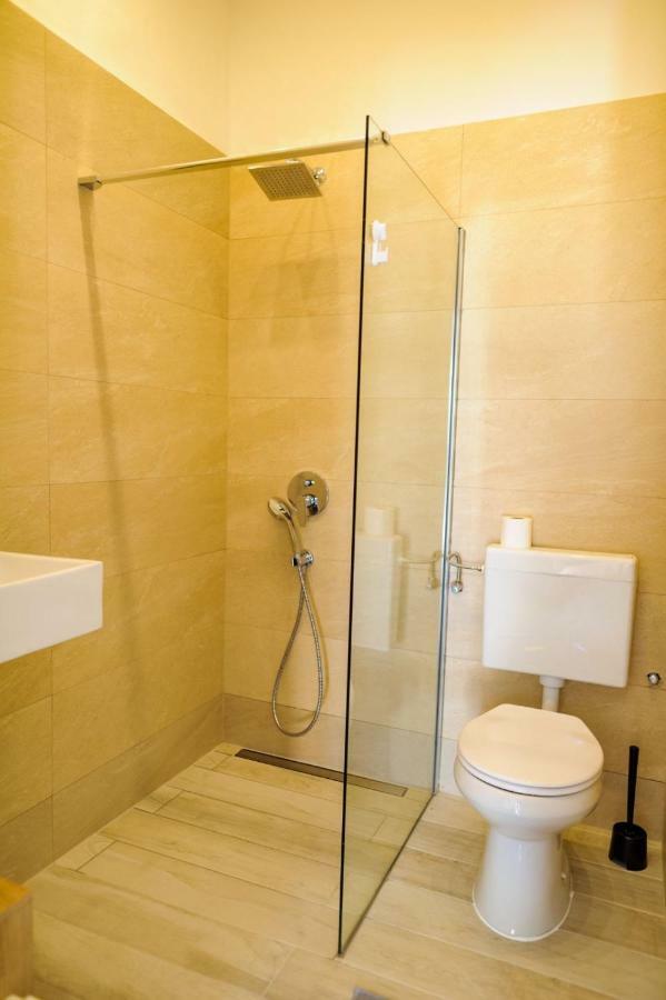 Apartments Lux Pag Паг Экстерьер фото